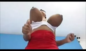 विशाल स्तन के साथ से ...